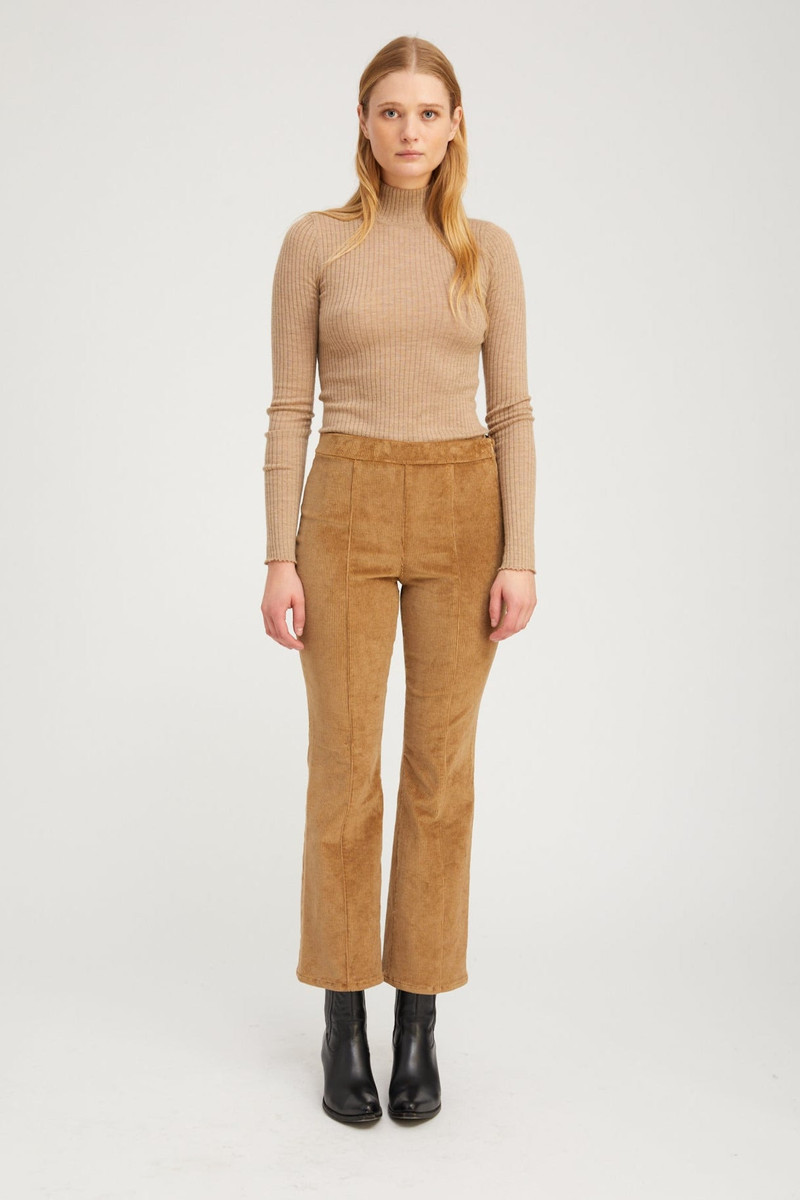 SPRWMN SEPIA CORDUROY ANKLE FLARE WITH PRINCESS SEAMS outlook