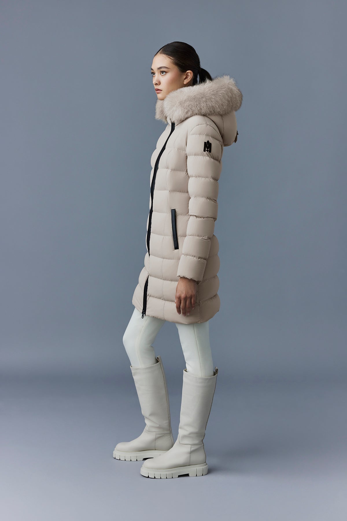 CALLA Agile-360 stretch light down coat with blue fox fur collar - 3