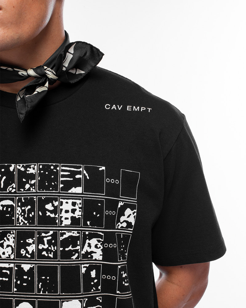KL Facial Tee - 5