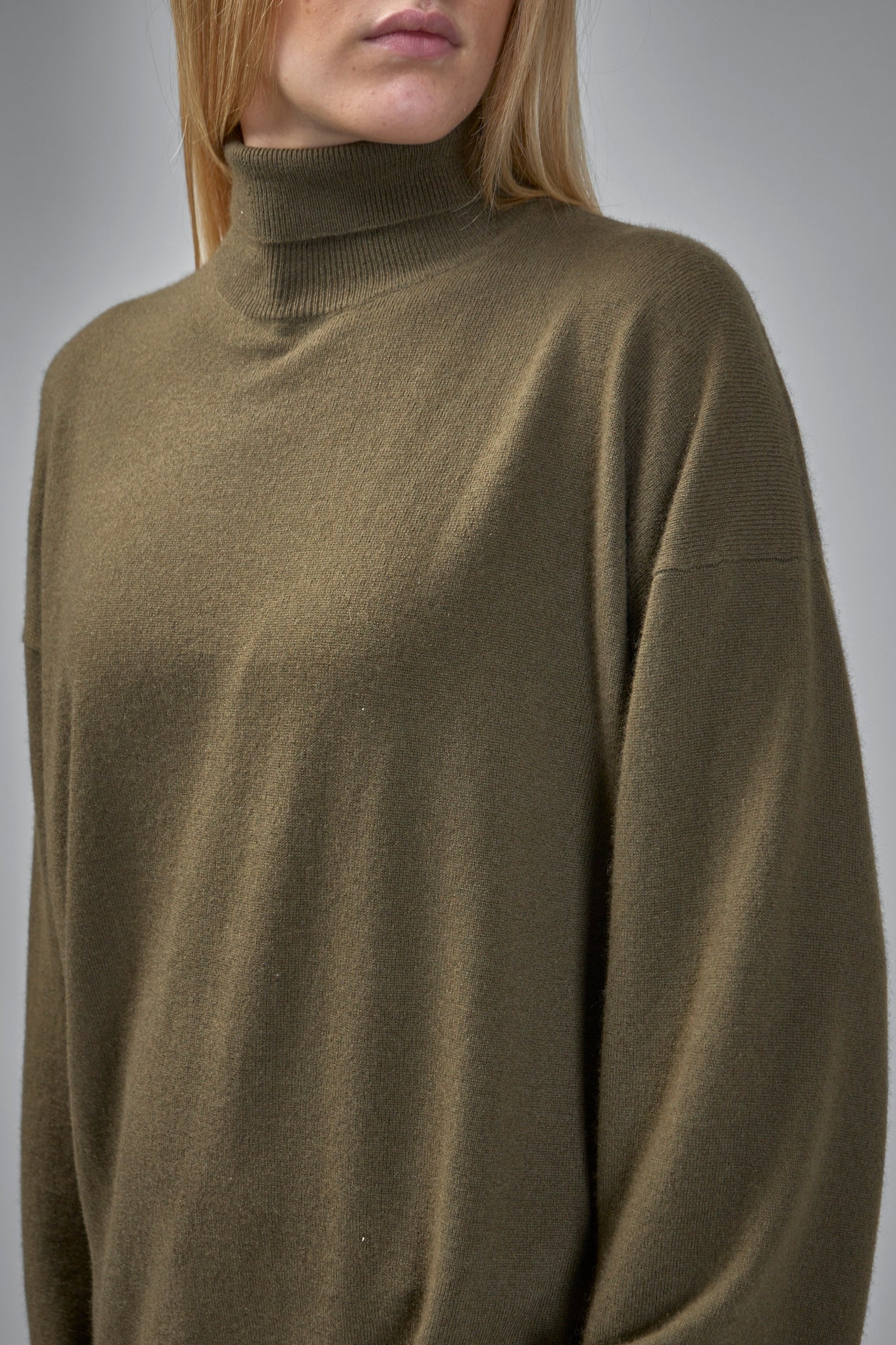 Marchi High Neck Oversized Pullover Long Sleeves Knit - 4
