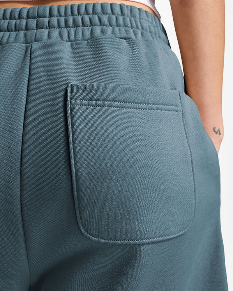 Go-To Loose Fit 9" Shorts 6