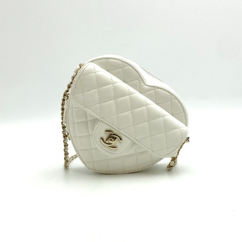 Chanel 2022 White Heart Bag Large AS3191 (Built-in Chip) - 1