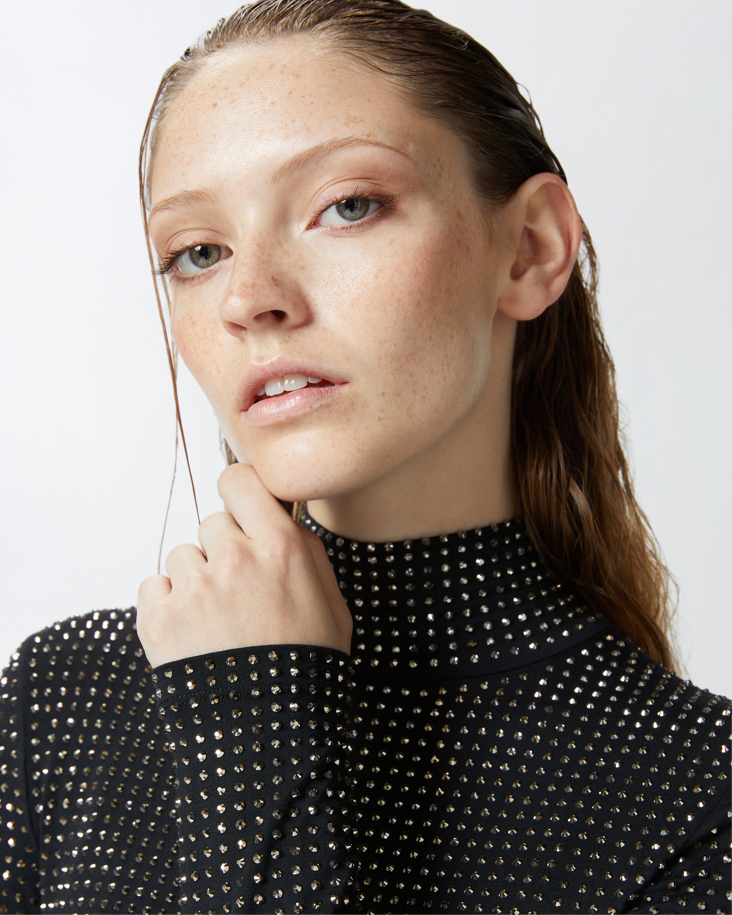 HIGH-NECK JERSEY SWEATER WITH RHINESTONES ALL OVER - 5