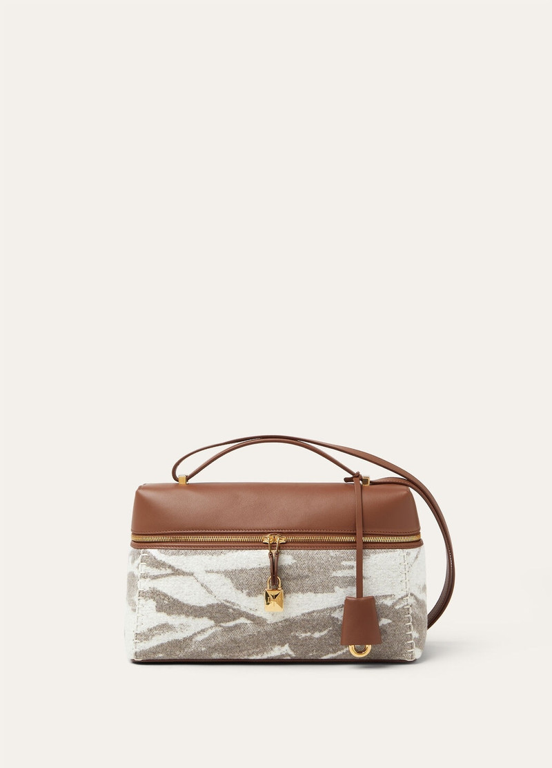 Loro Piana Extra Bag L27 outlook