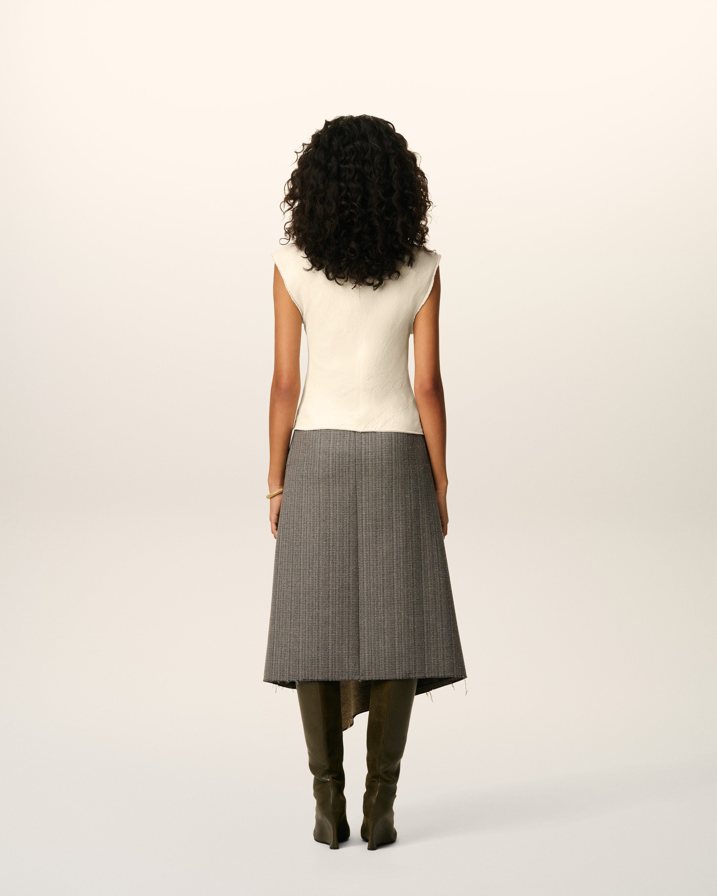 WHITE SLEEVELESS RAW EDGE DETAILS TOP - 5