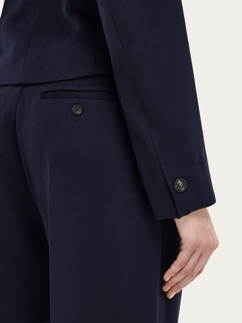 Cropped jacket with button detail 8