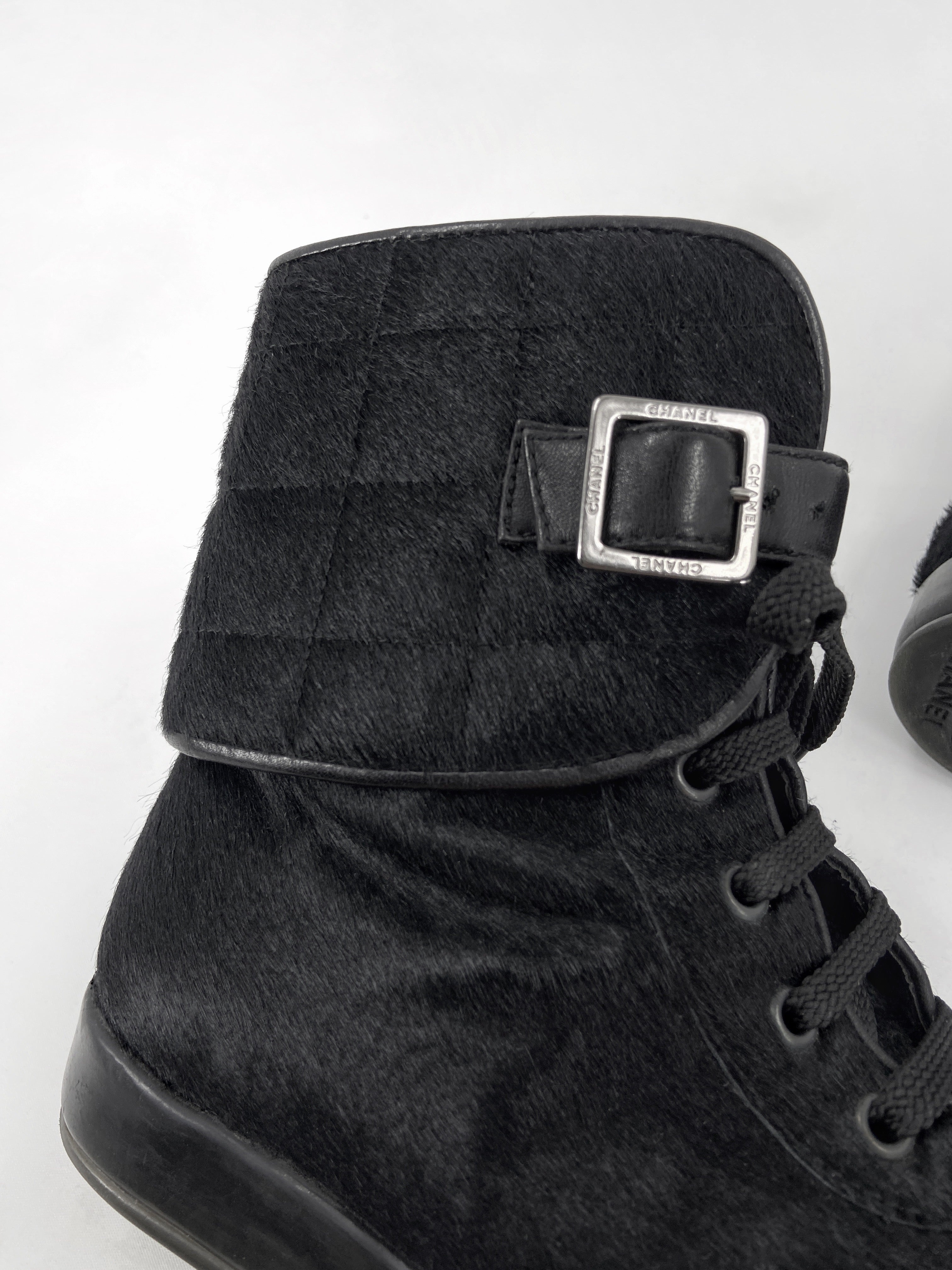 Chanel Fall 2000 Karl Lagerfeld Pony hair Calfskin Logo Quilted Combat boot 38 - 8
