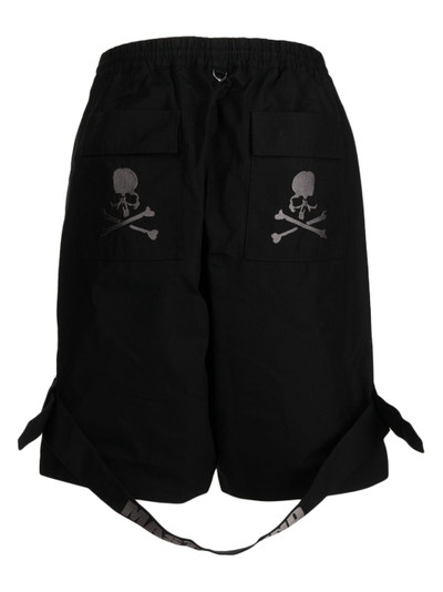 MASTERMIND WORLD skull-embroidered bermuda shorts outlook