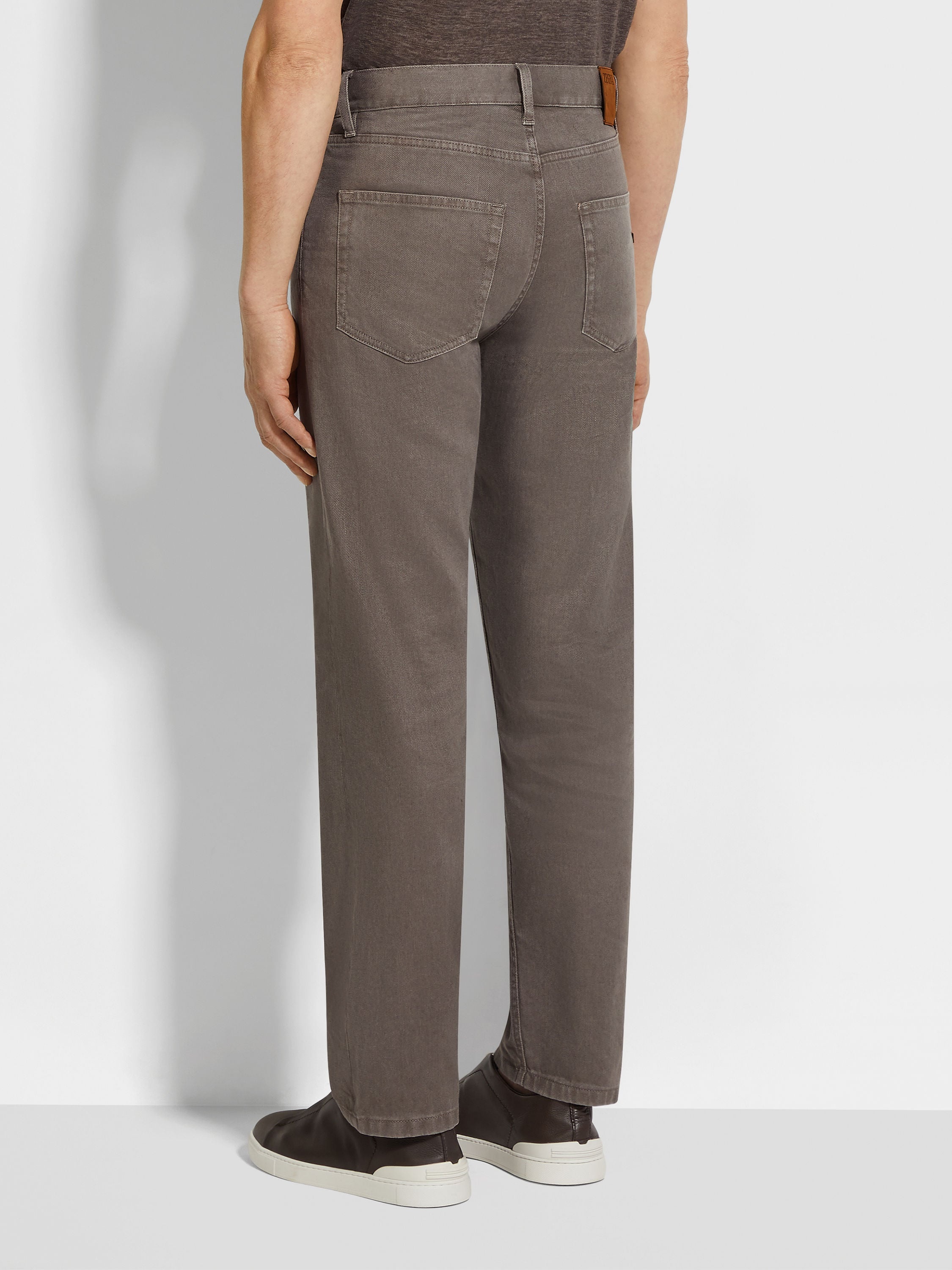 DARK TAUPE STRETCH COTTON AND LINEN ROCCIA JEANS - 5