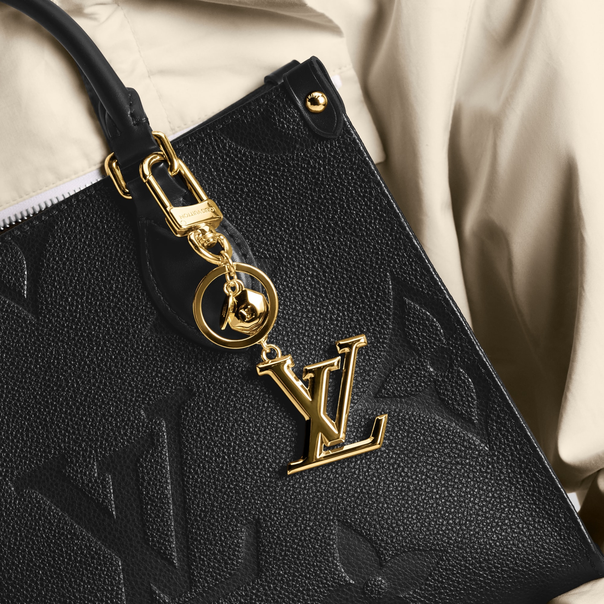 LV Facettes Bag Charm & Key Holder - 3