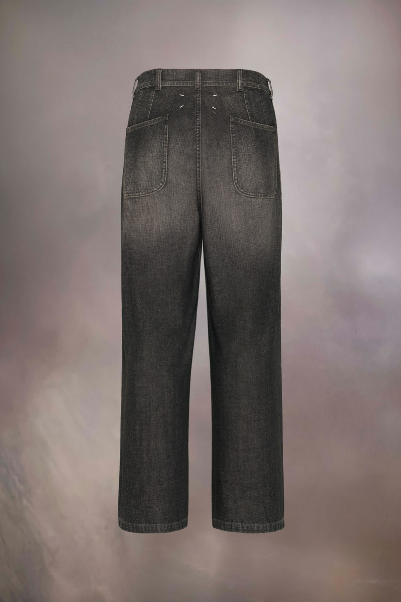Distressed jeans 3