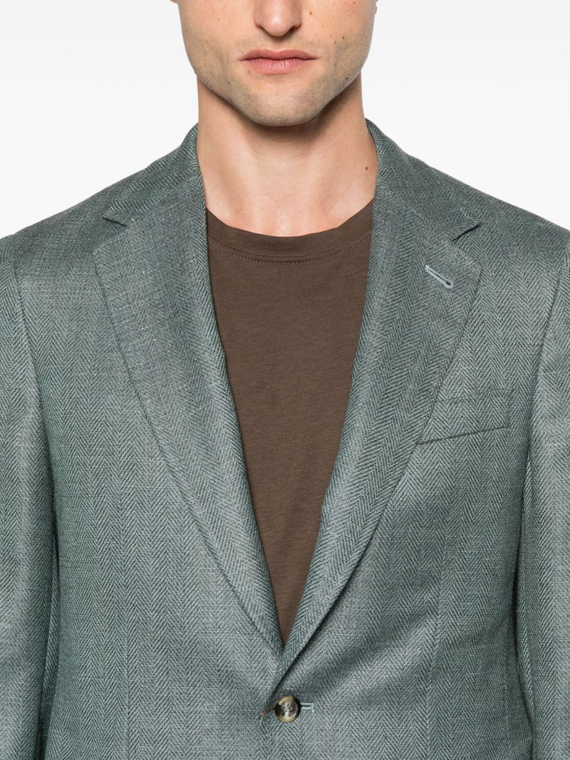 Kei patch-pocket blazer 5
