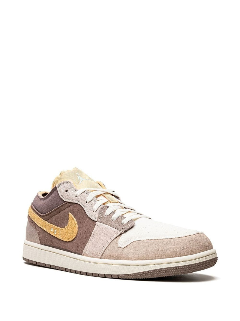 Jordan Air Jordan 1 Low SE Craft "Taupe Haze" sneakers outlook
