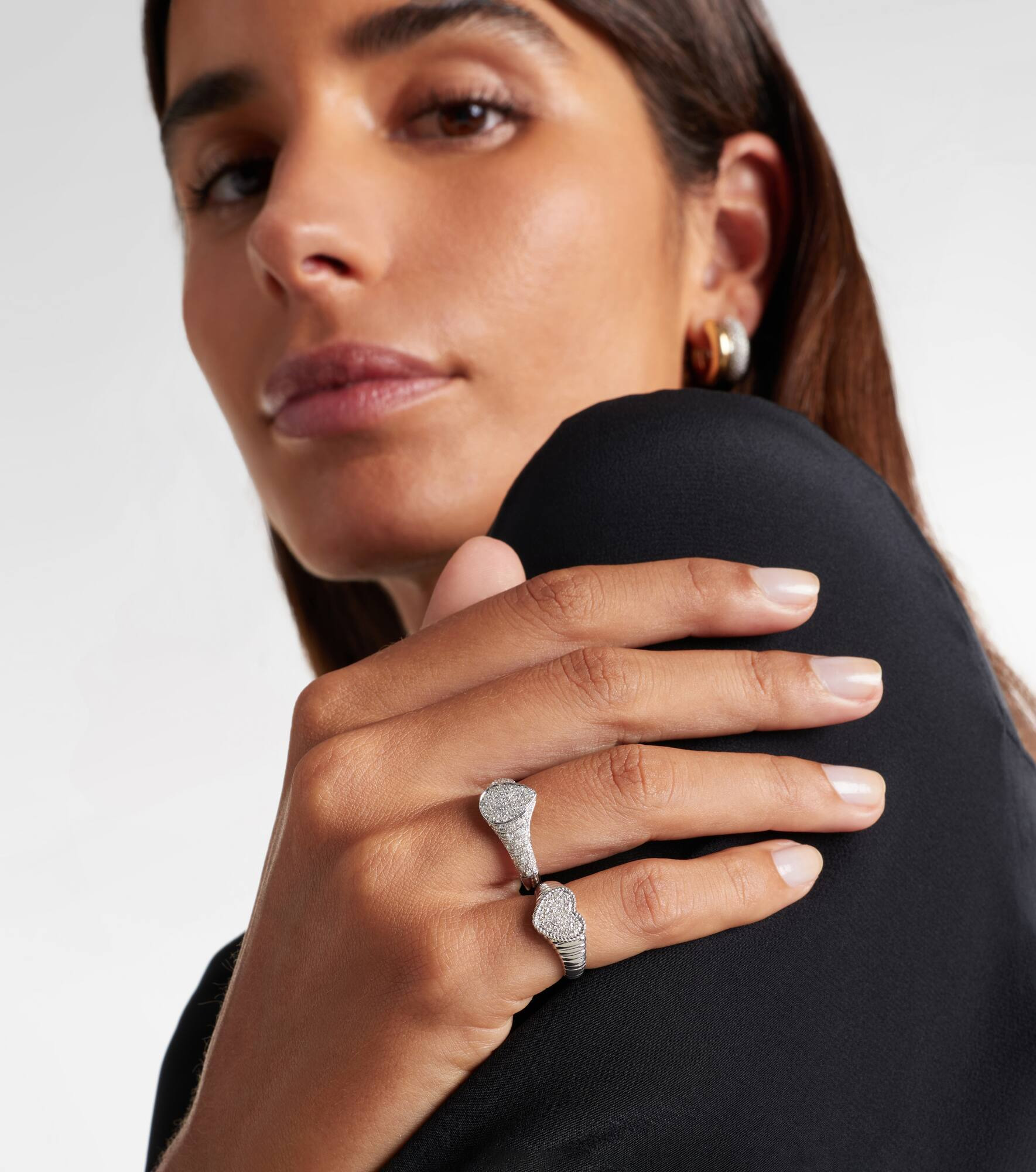 Baby 9kt gold pinky ring with diamonds - 3