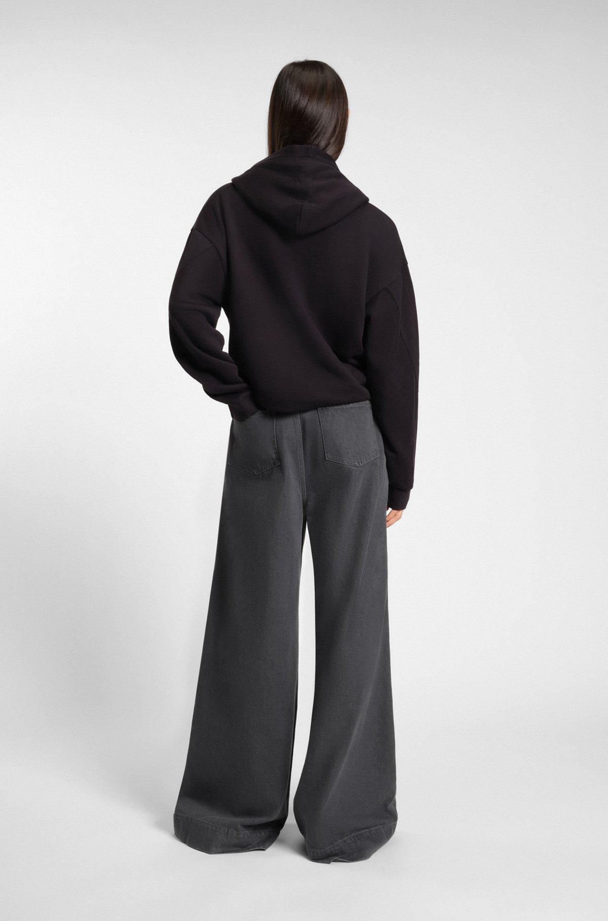 WIDE-LEG BELTED JEANS WITH FRONT PLEATS - 4