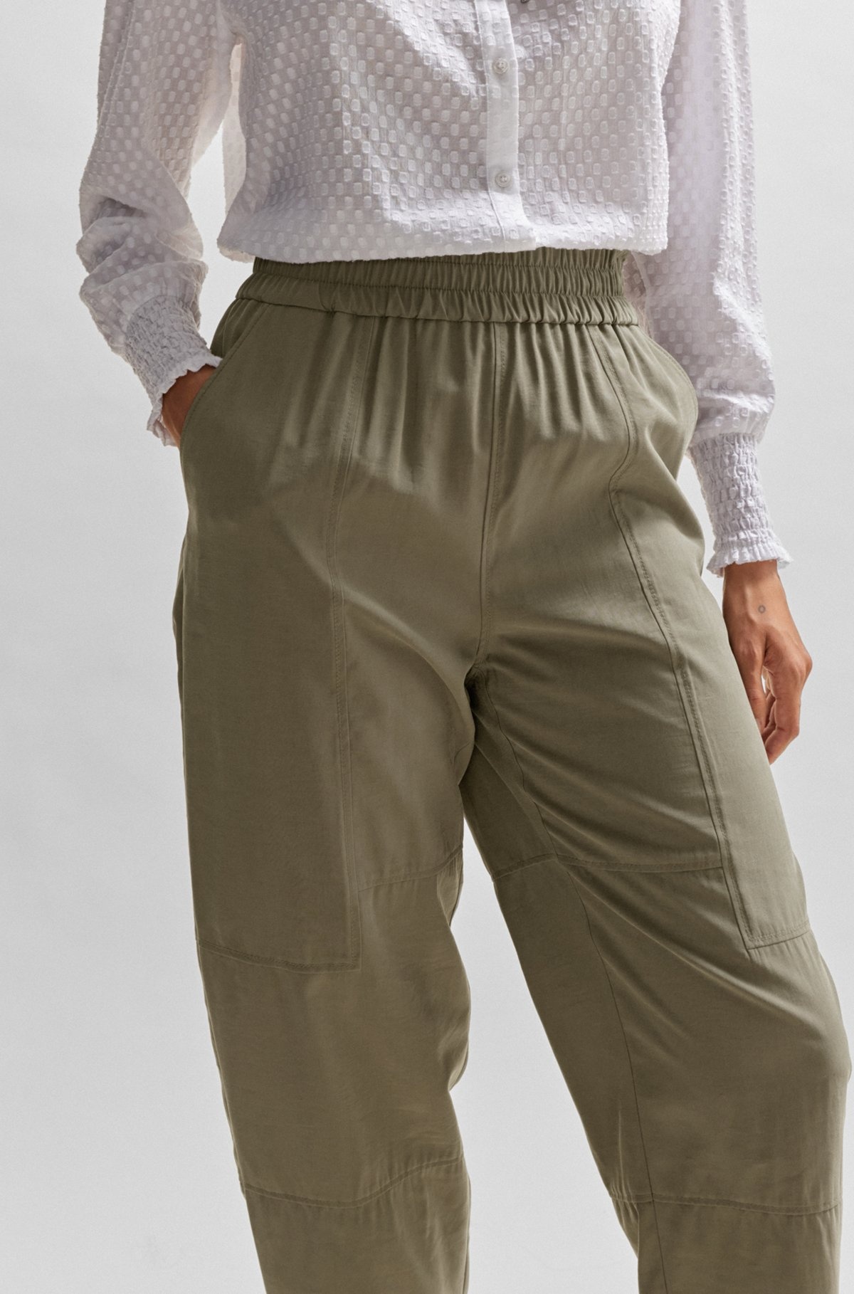 REGULAR-FIT TROUSERS WITH A TAPERED LEG - 5