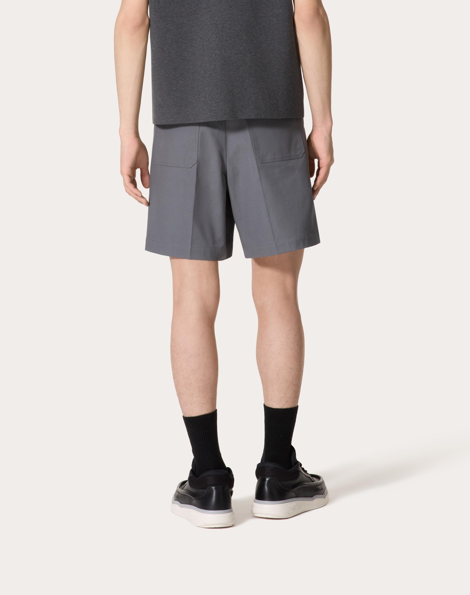 STRETCH COTTON CANVAS BERMUDA SHORTS WITH RUBBERIZED V DETAIL - 4