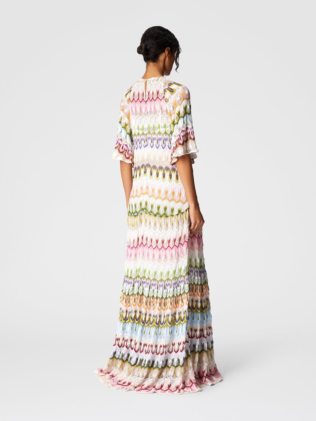 Short sleeve long dress with floral lace details - 3