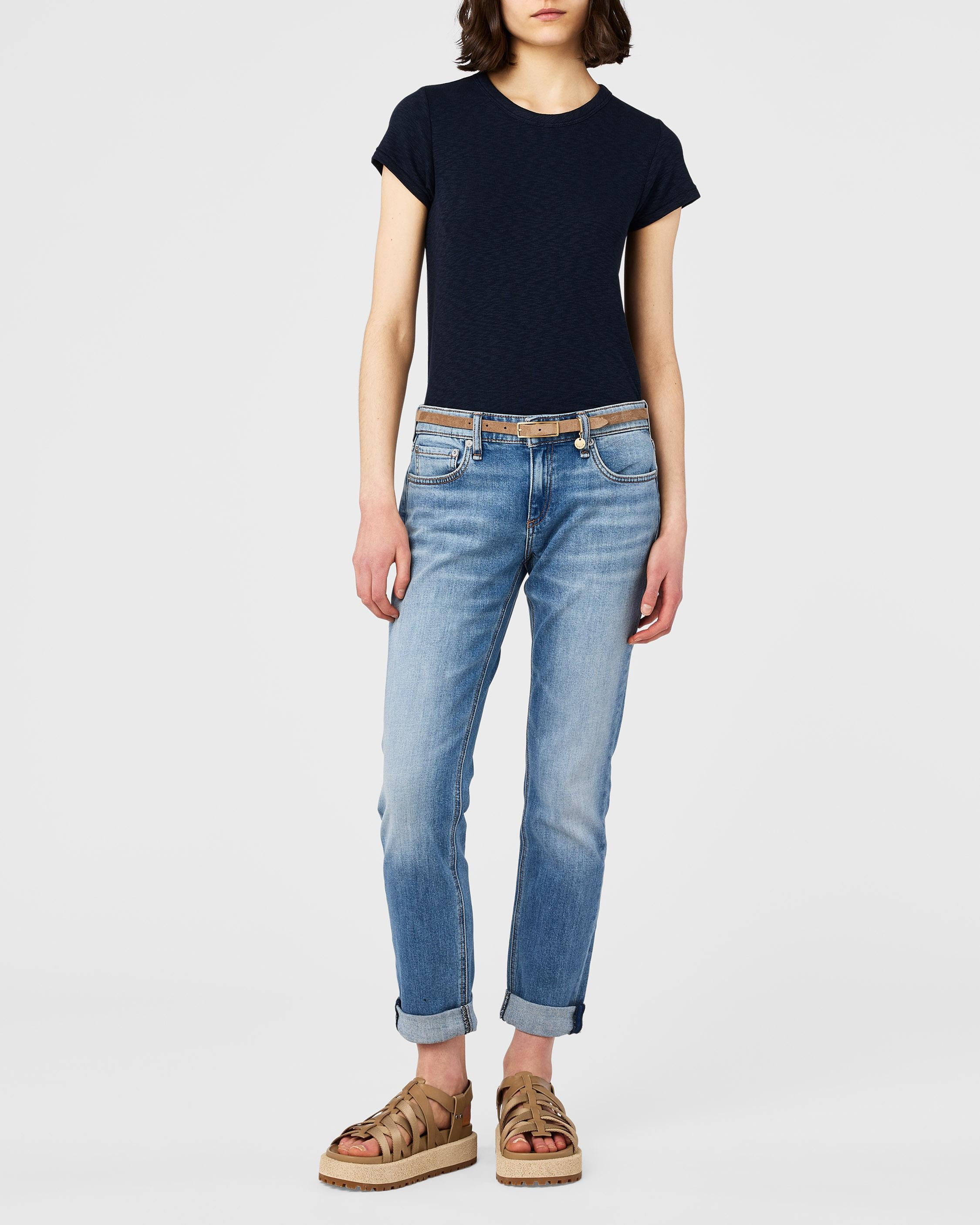 Dre Boyfriend - Paeonia
Low-Rise Comfort Stretch Jean - 1