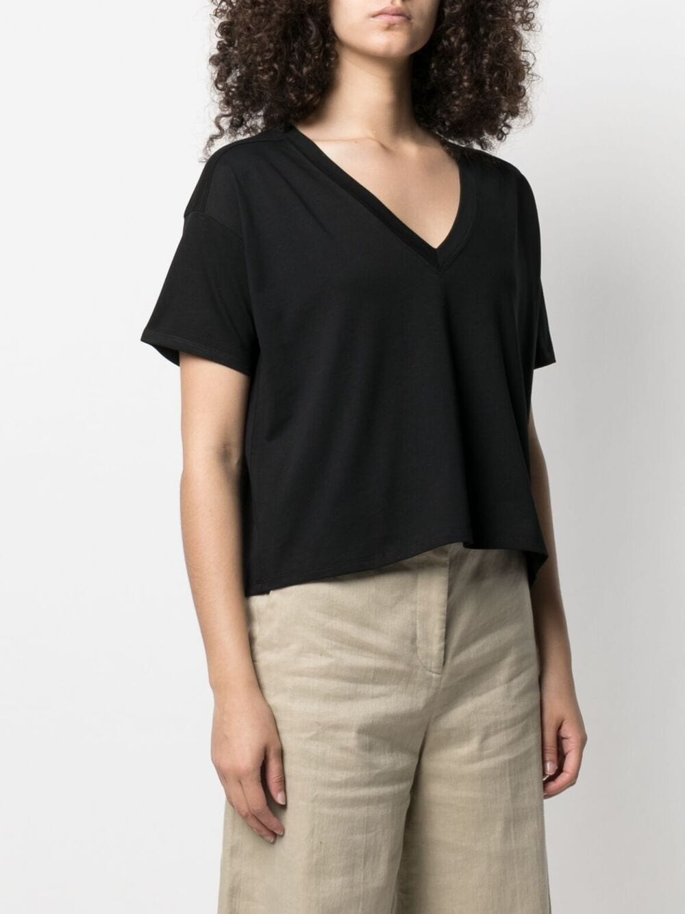 V-neck T-shirt - 5