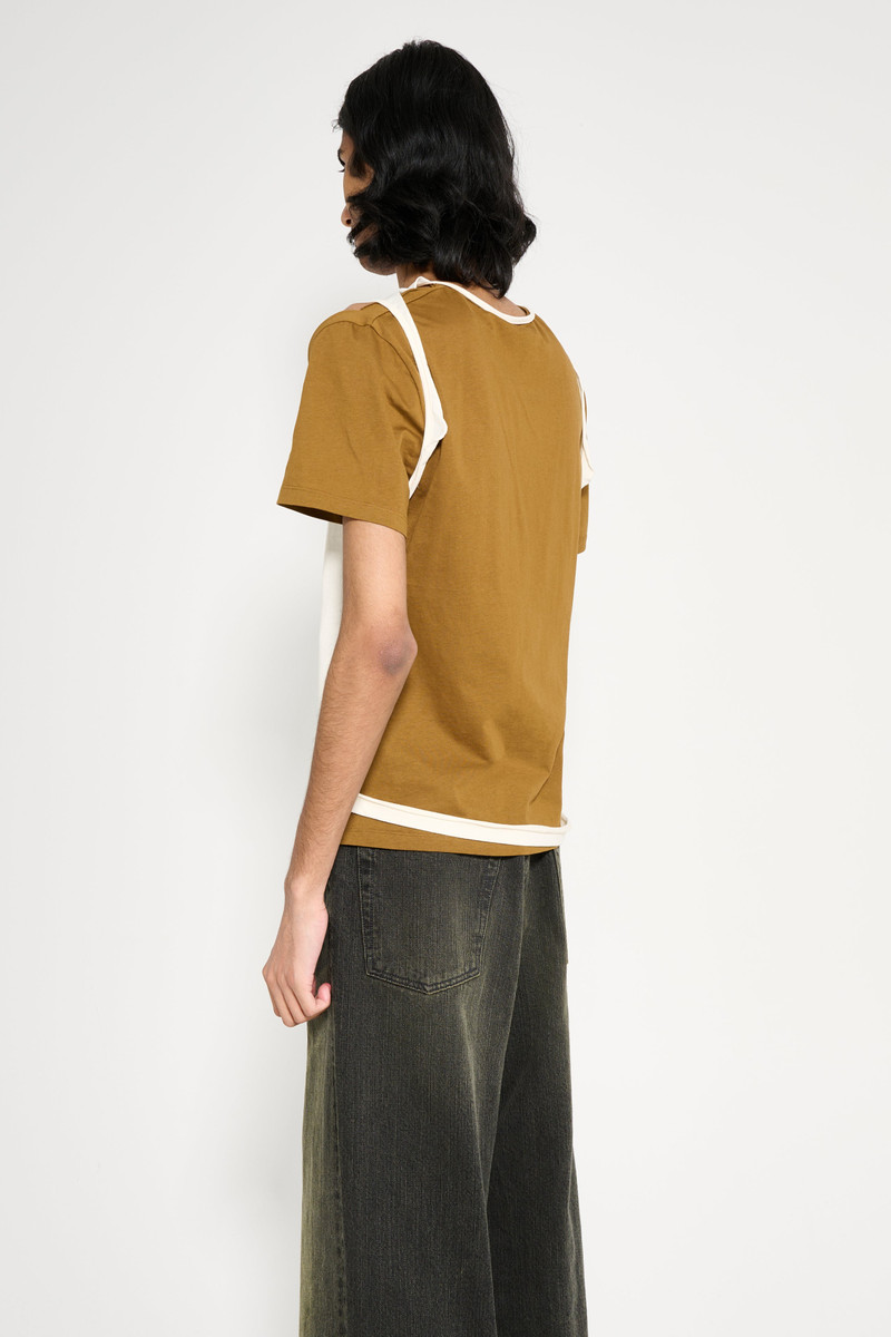 ECKHAUS LATTA ECKHAUS LATTA HUGGING TEE COCONUT outlook