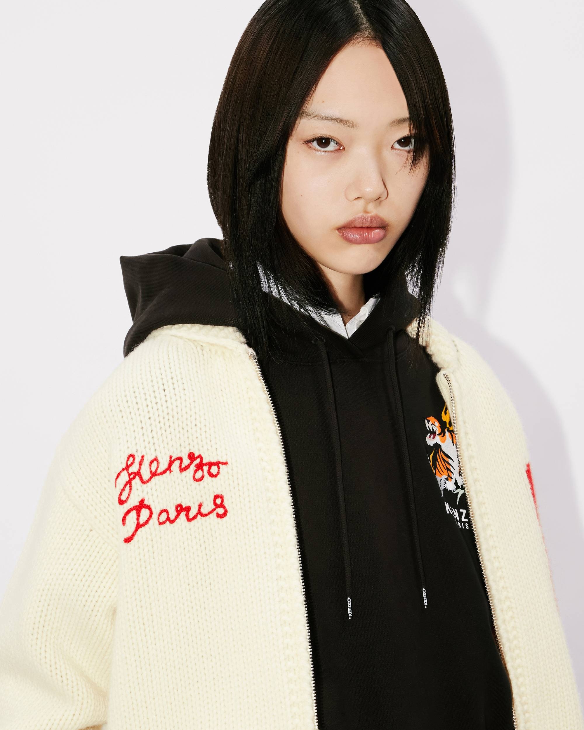 'Year of the Dragon' zip-up genderless cardigan - 13