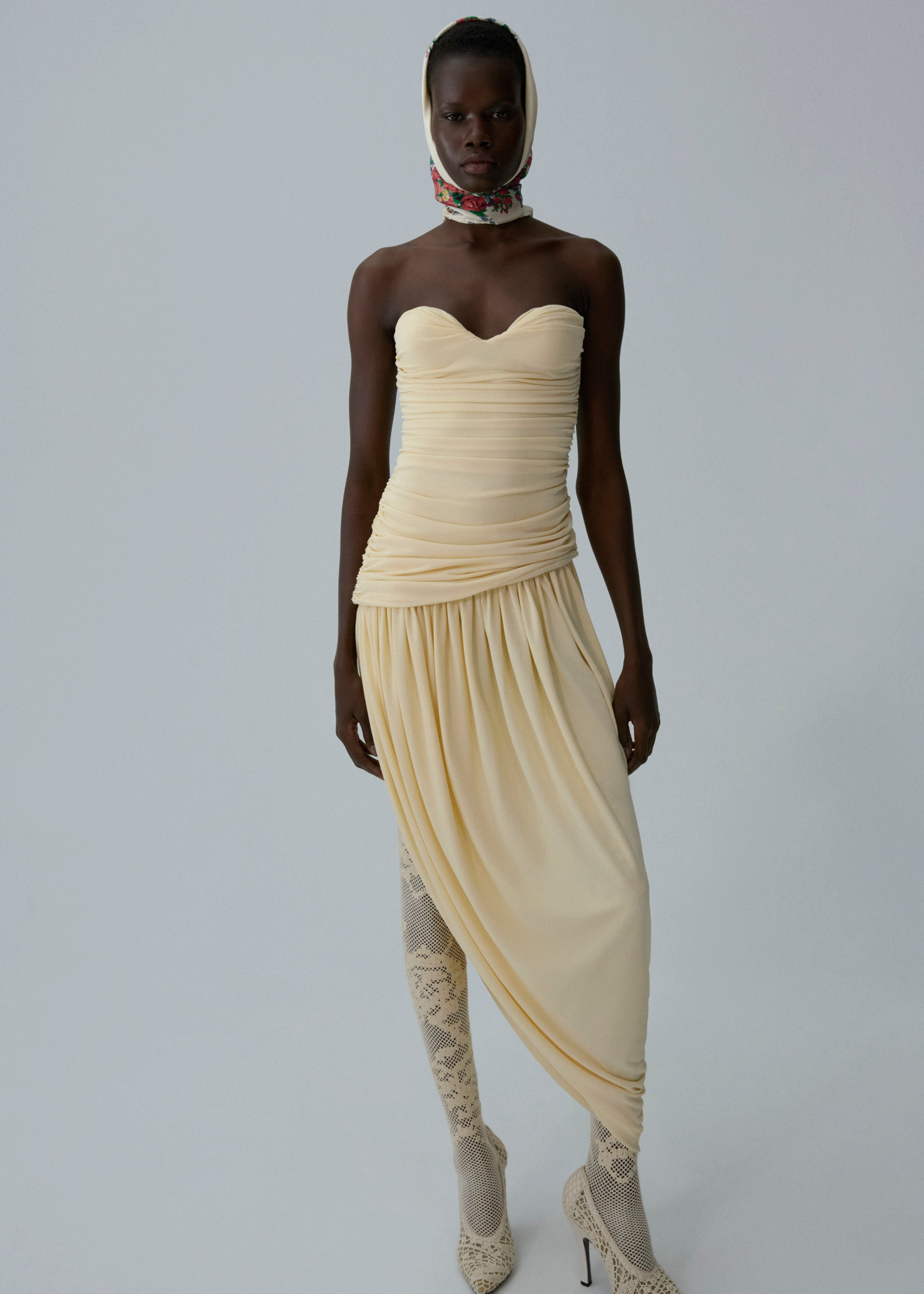 Open-leg draped midi dress in pale yellow - 3