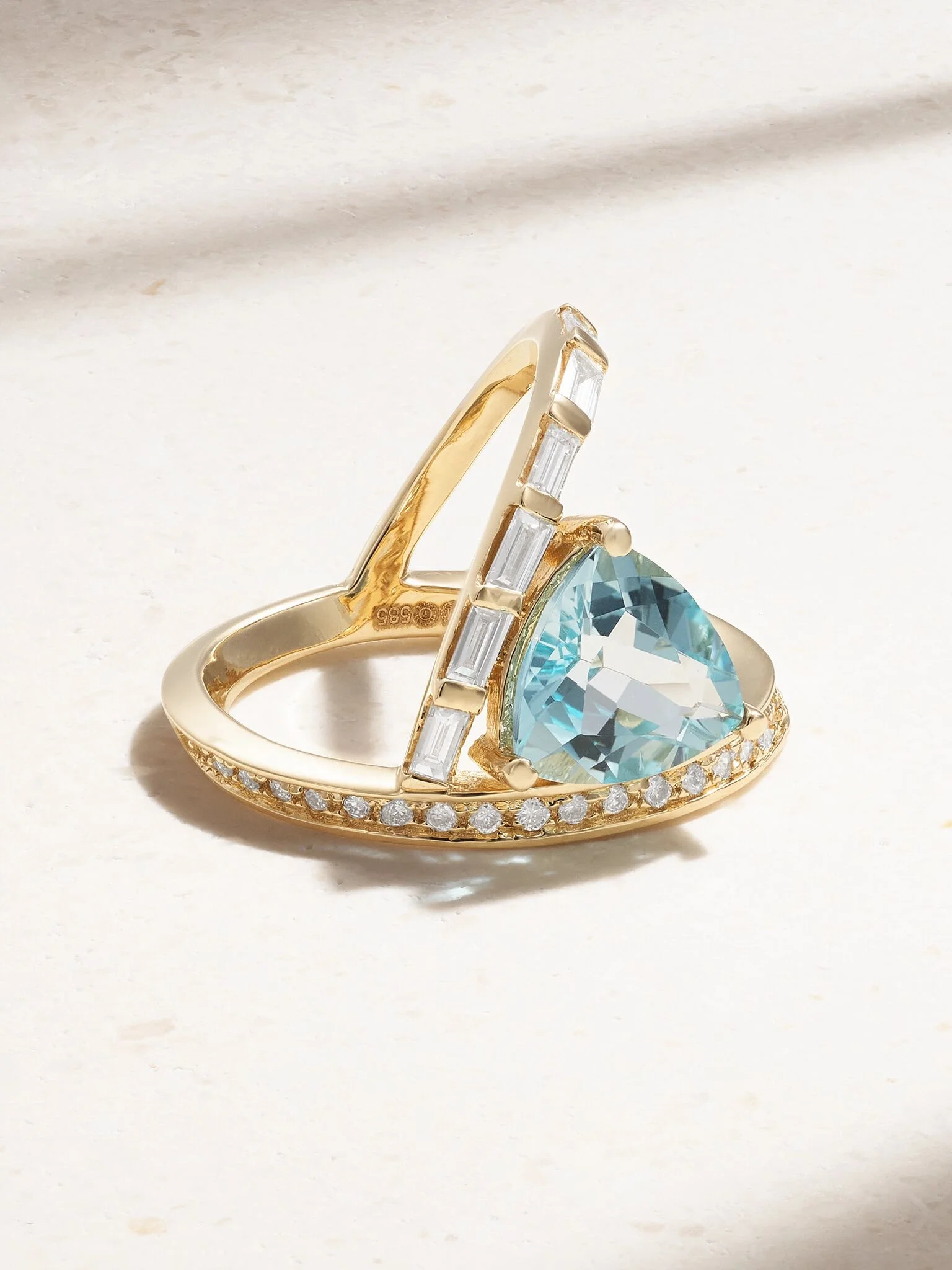 14-karat gold, topaz and diamond ring Gold - 1