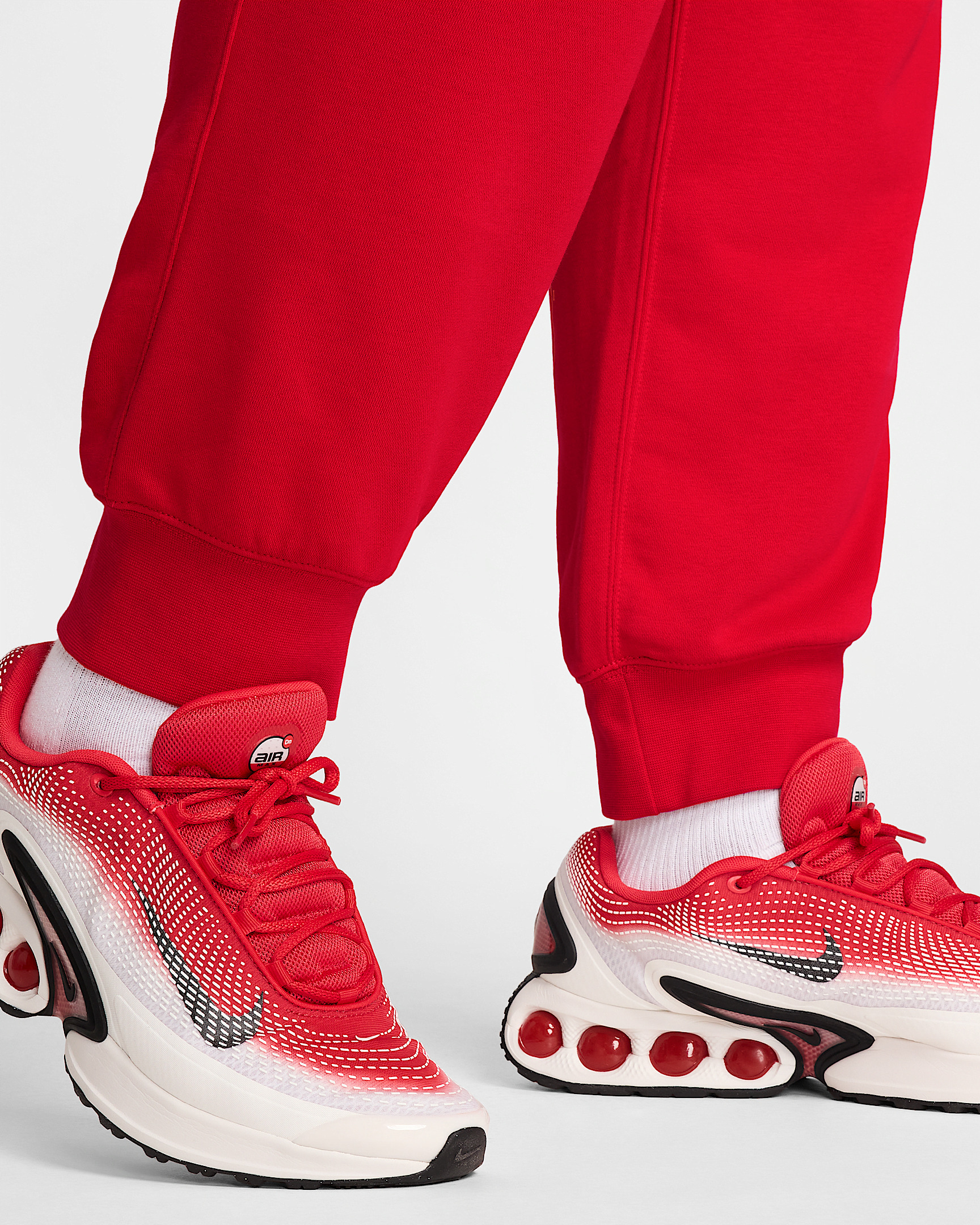 Nike Club Men's French Terry Joggers - 15