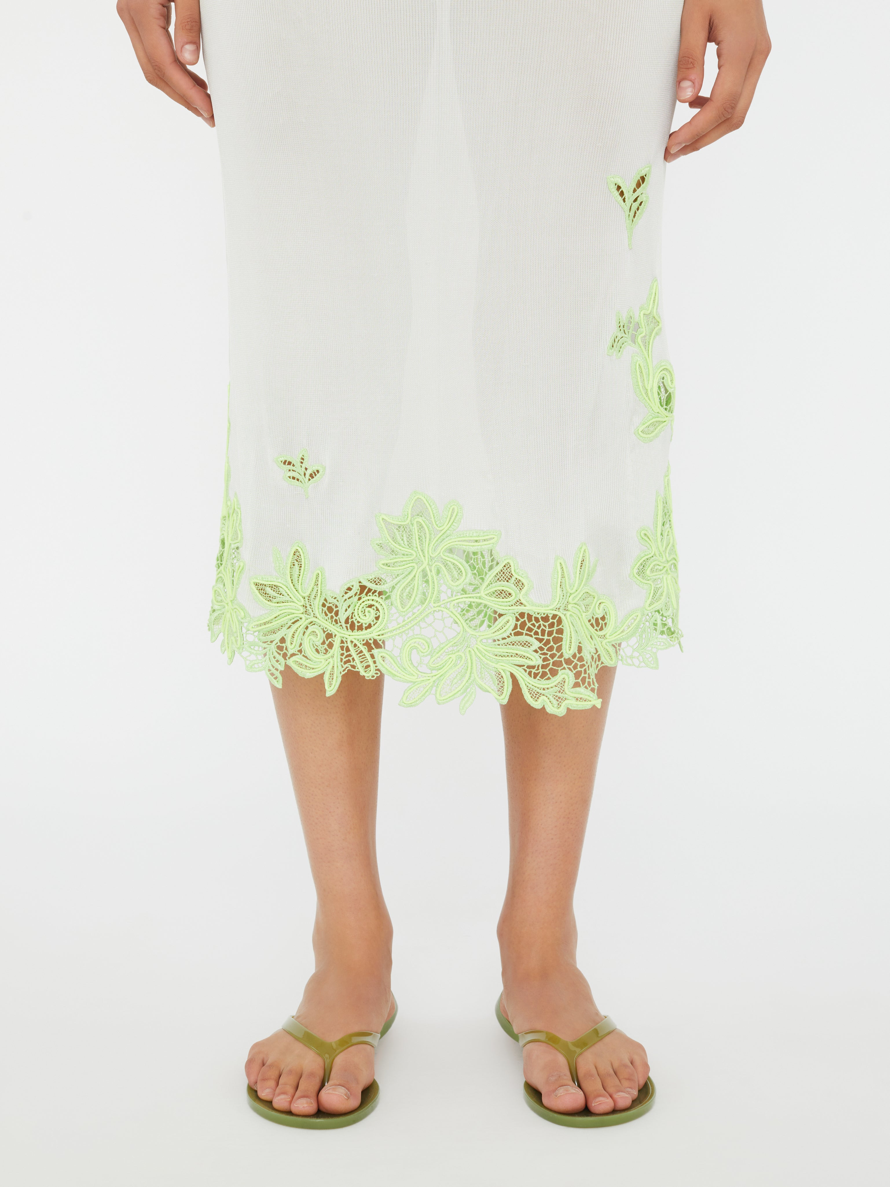 Hibiscus Embroidered Rib Skirt - 4
