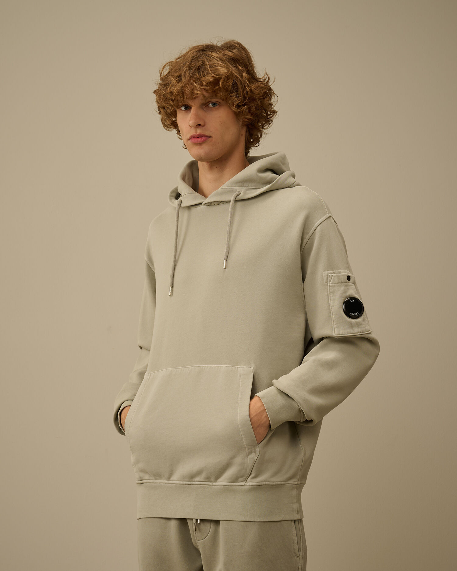 Brushed and Emerized Diagonal Fleece Hooded Lens Sweatshirt - 3