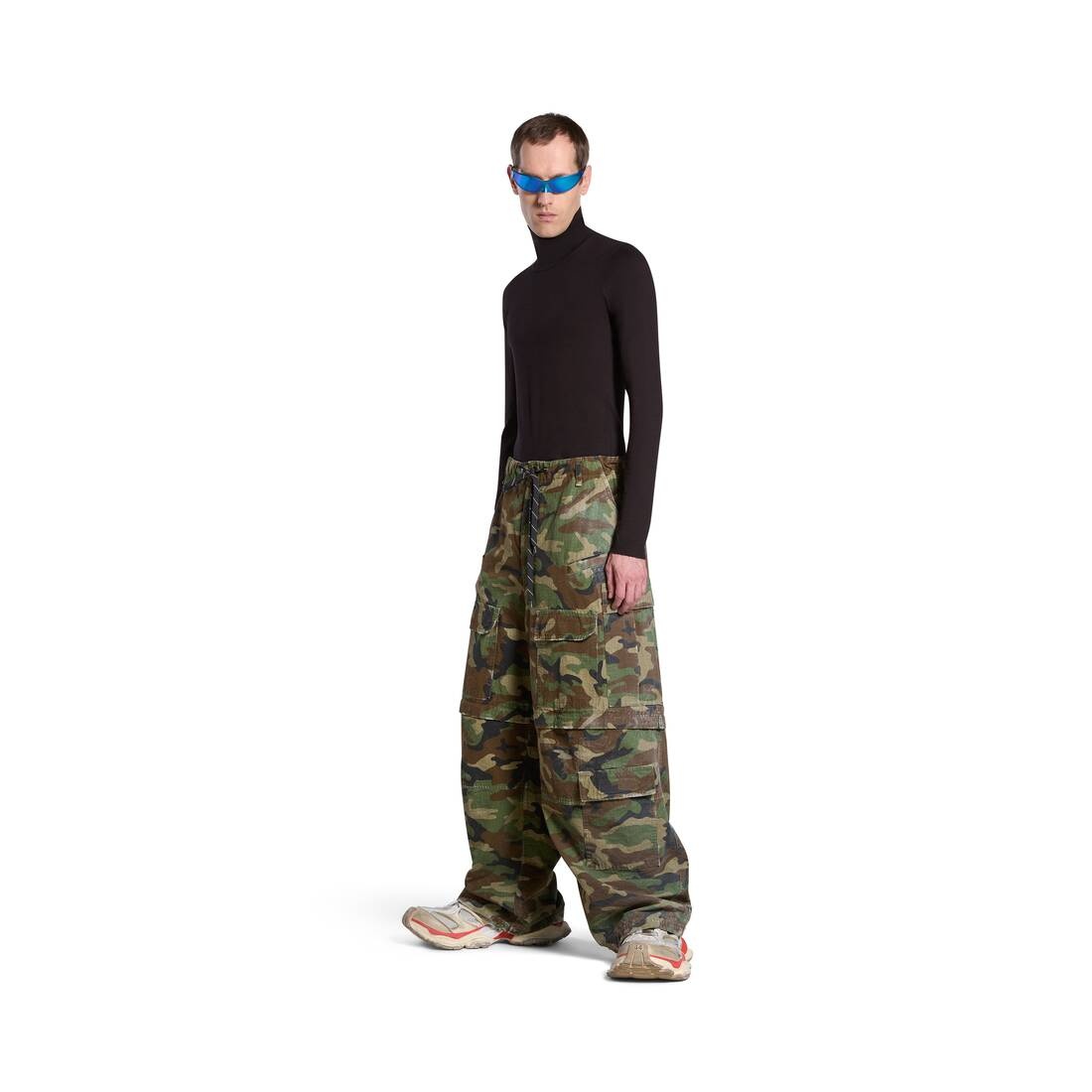 Large Cargo Pants in Dark Green - 2