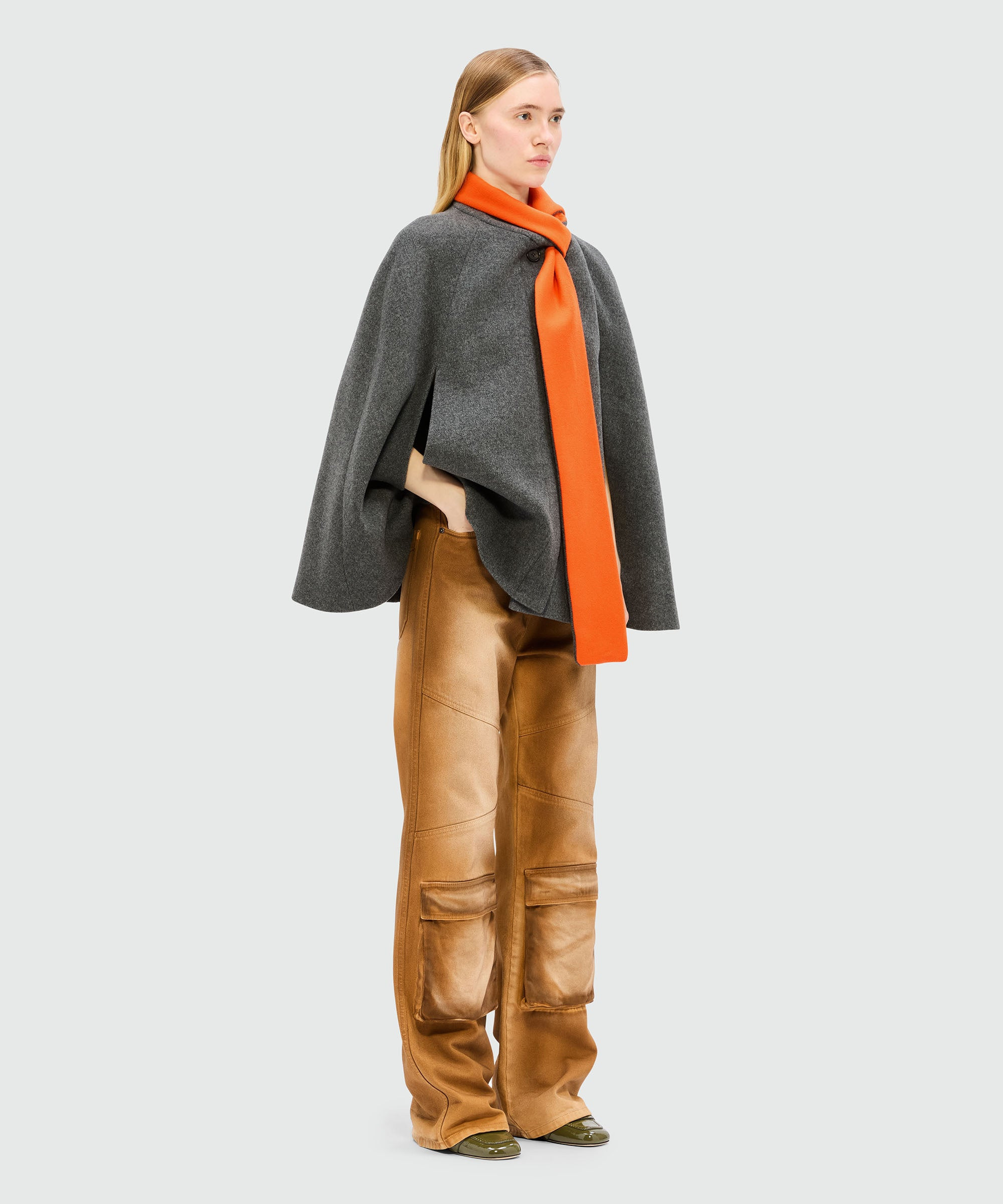 Anthracite wool cape with colorblock detail - 4