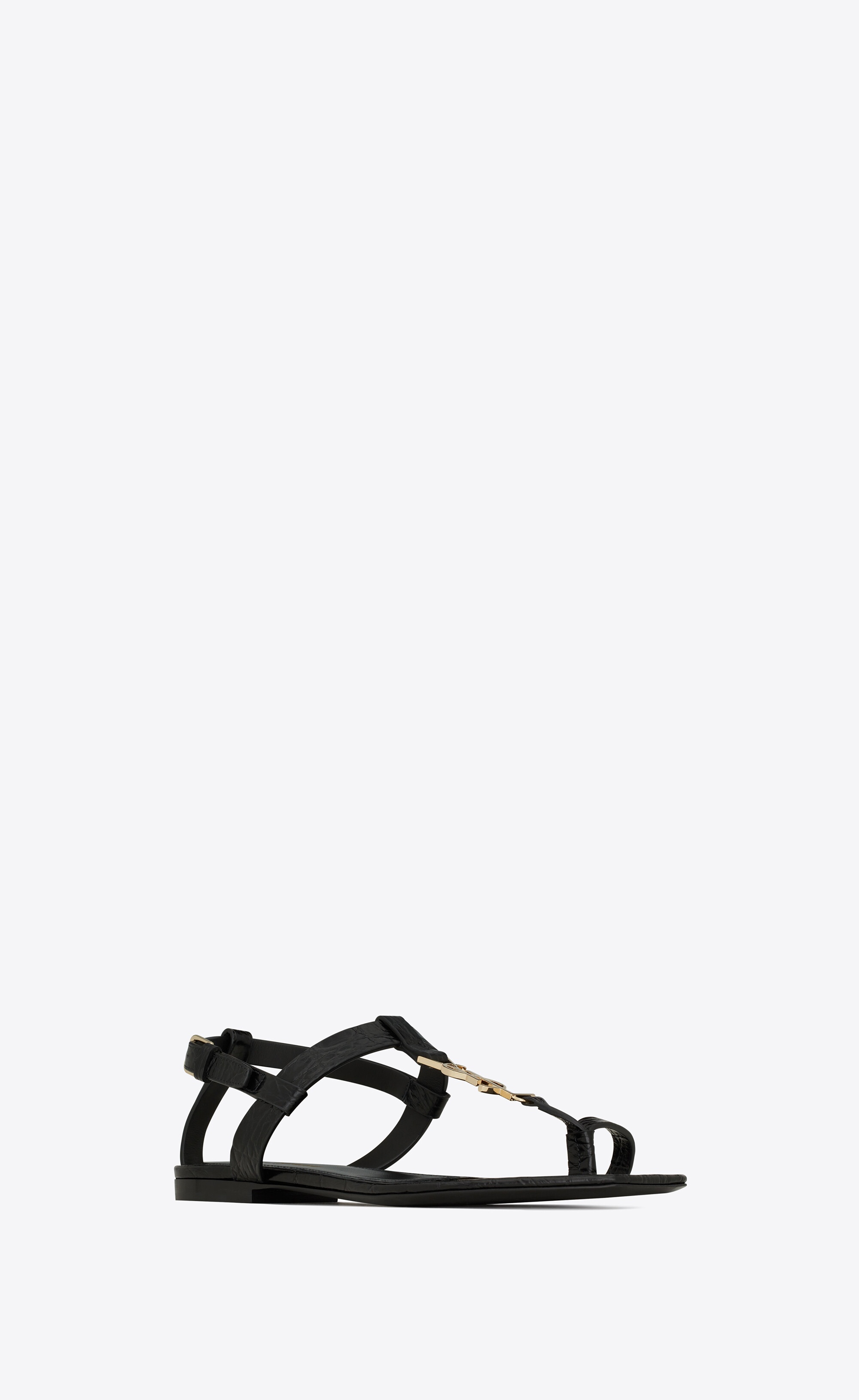 cassandra flat sandals in crocodile-embossed leather with gold-tone monogram - 3