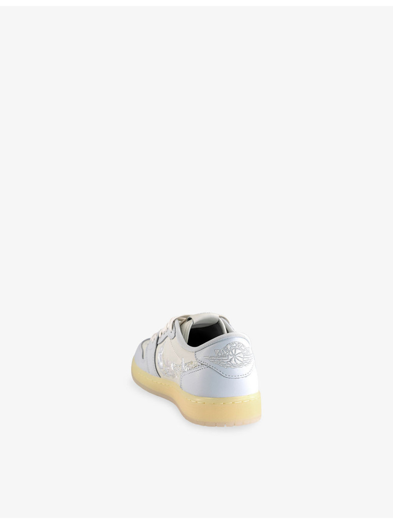 Jordan Air Jordan 1 Low OG Suede Trainers outlook