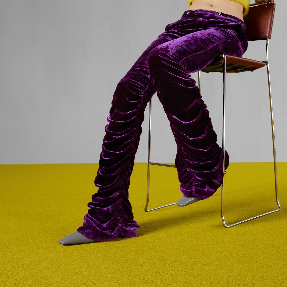 Velvet pant with Horsebit belt - 5