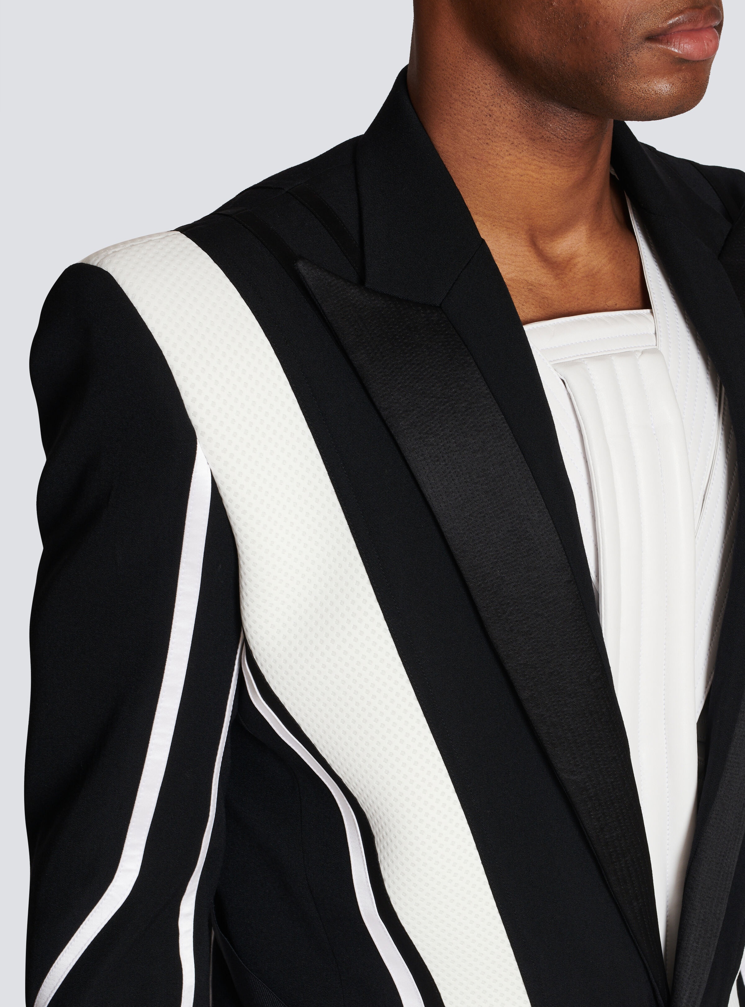 Wool blazer with inserts - 8