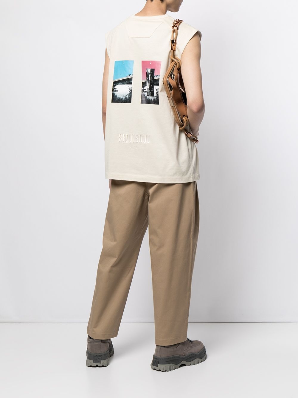 graphic-print vest - 2