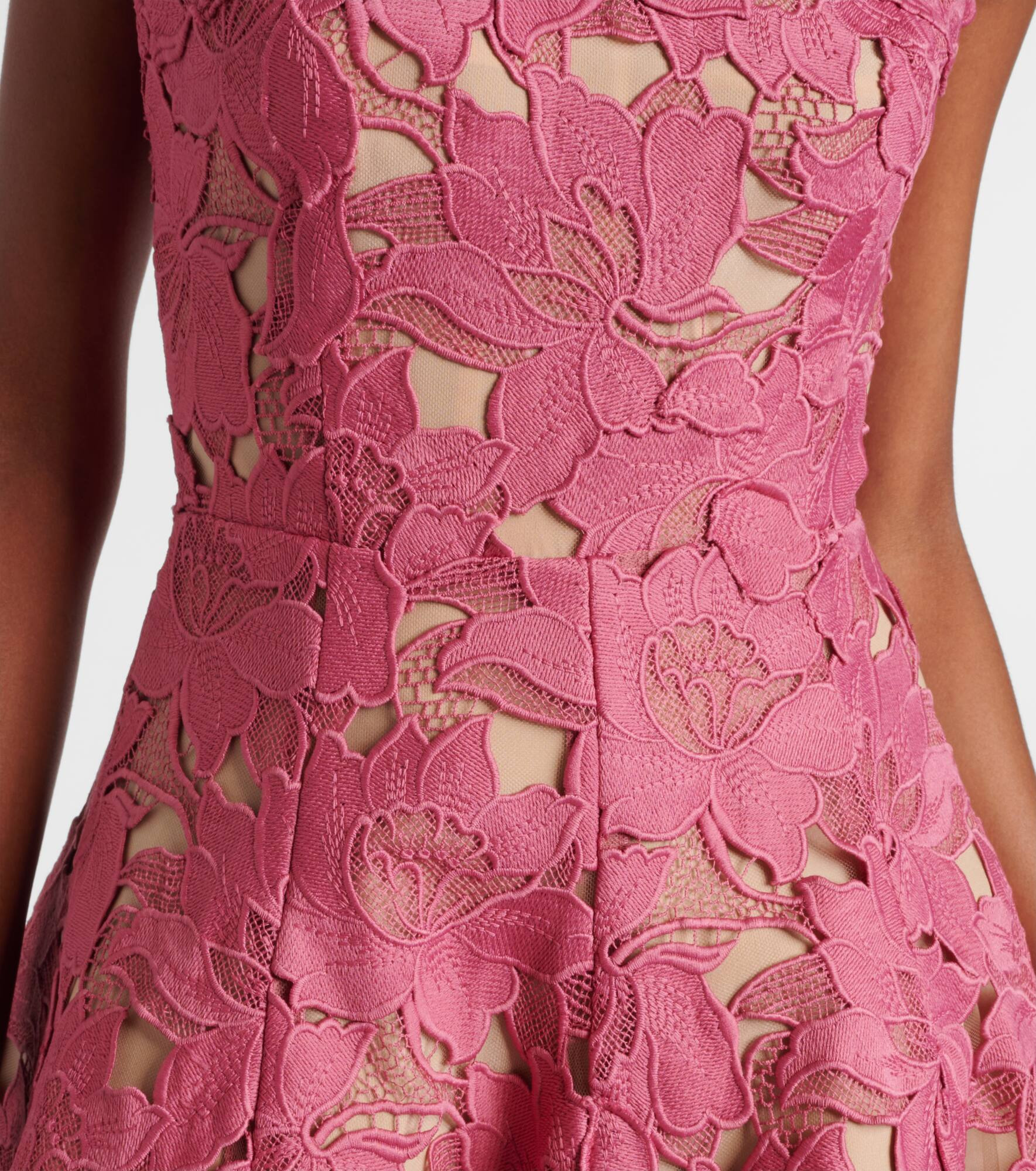 Guipure lace gown - 5