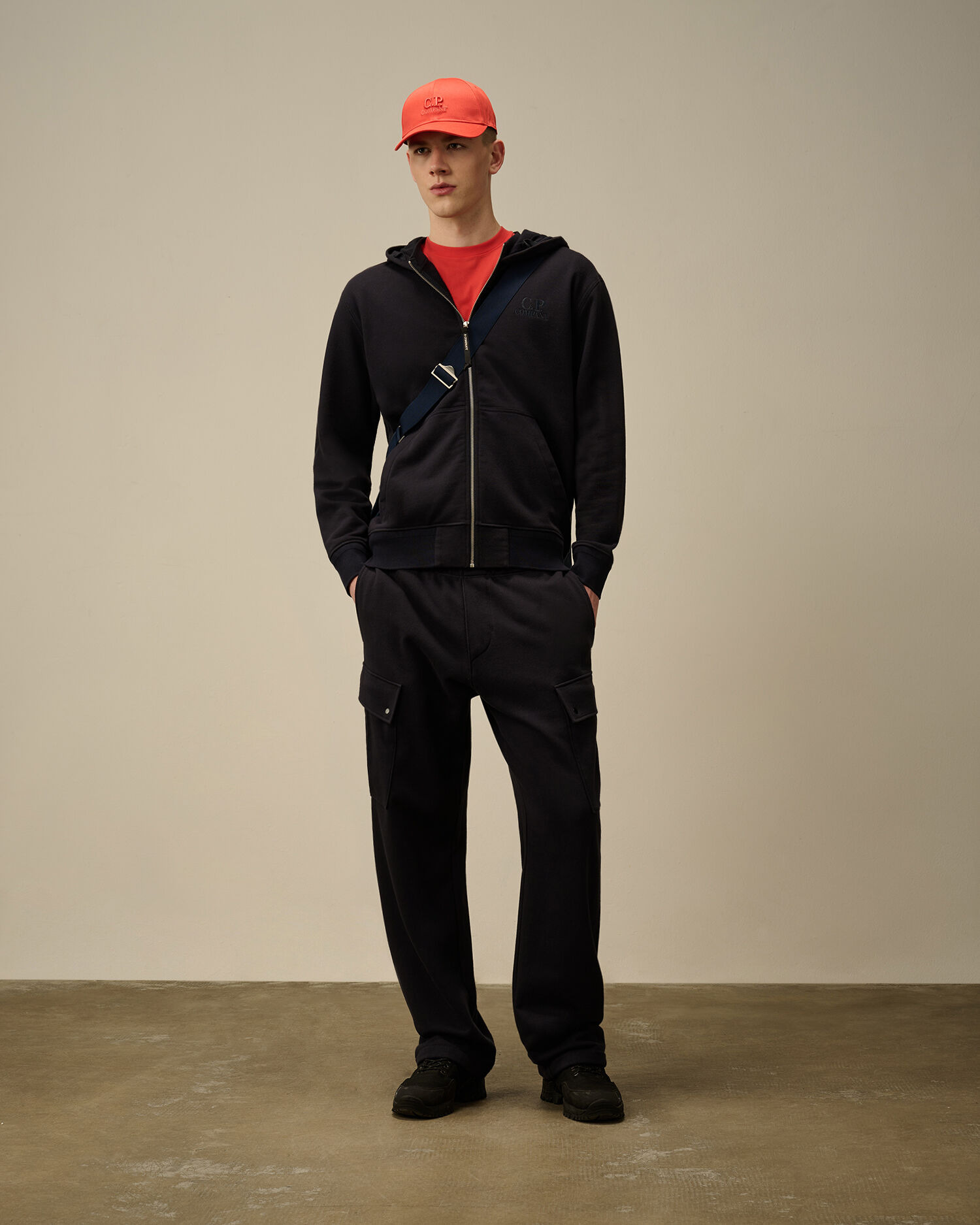 Diagonal Raised Fleece Cargo Sweatpants - 2