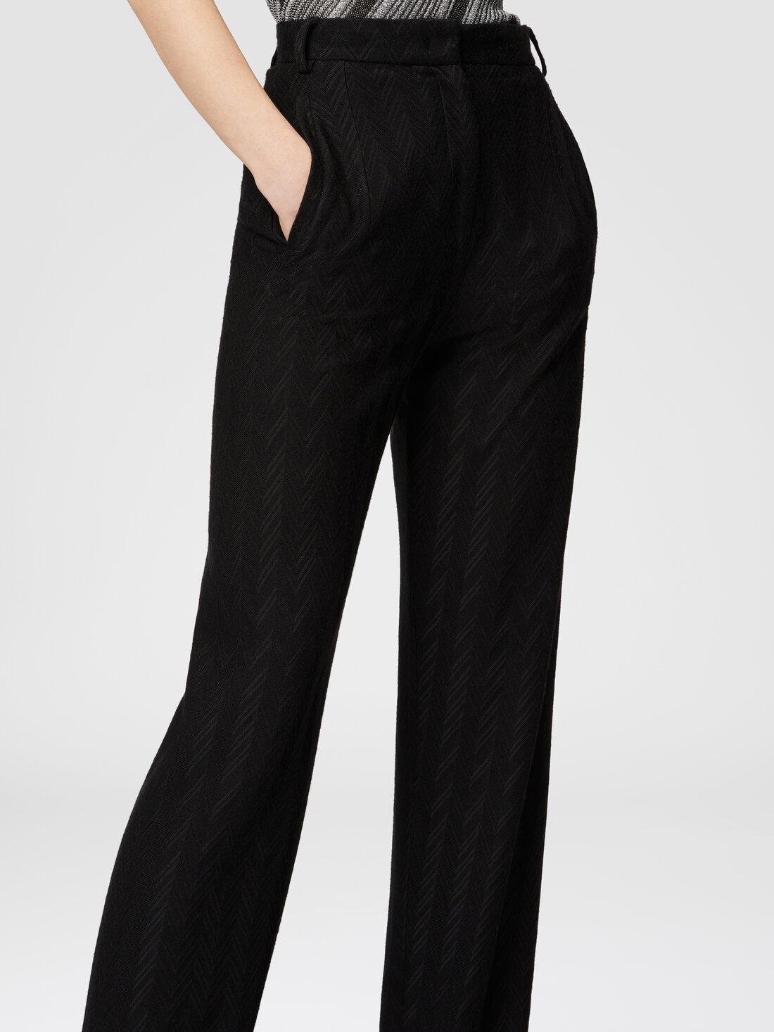 Tone-on-tone zigzag motif carrot-fit trousers - 4
