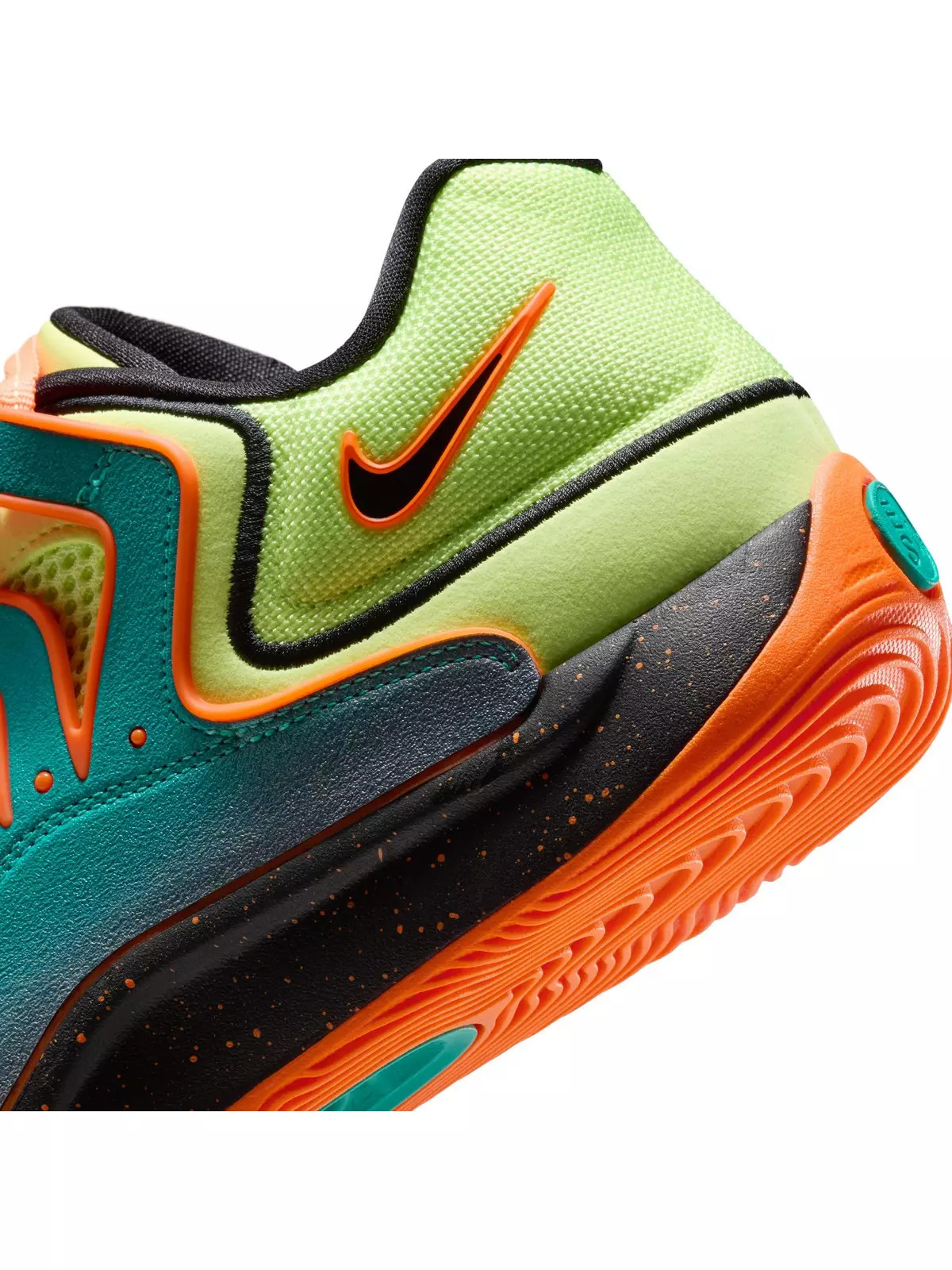 KD18 "New Timeline" Men's Basketball Shoe - 5