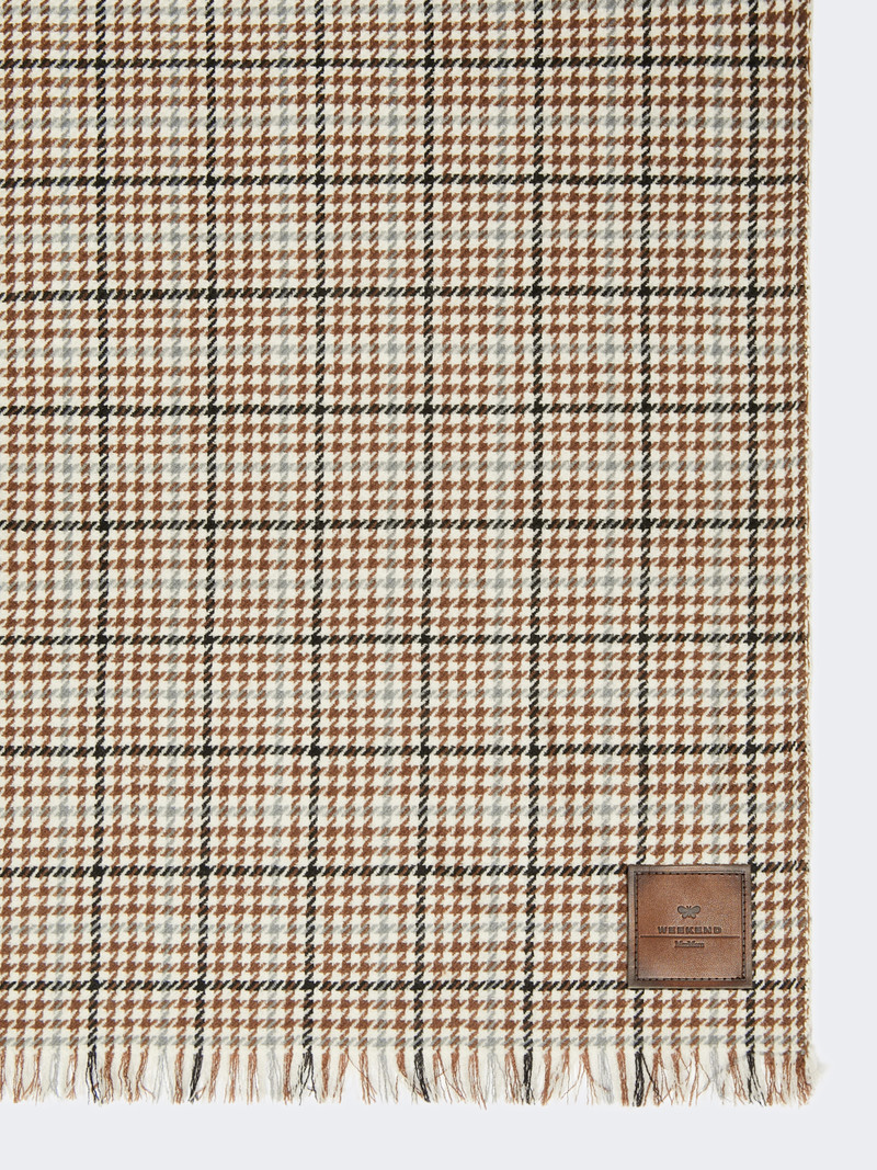 WEEKEND Max Mara QUANTUM Patterned wool stole outlook