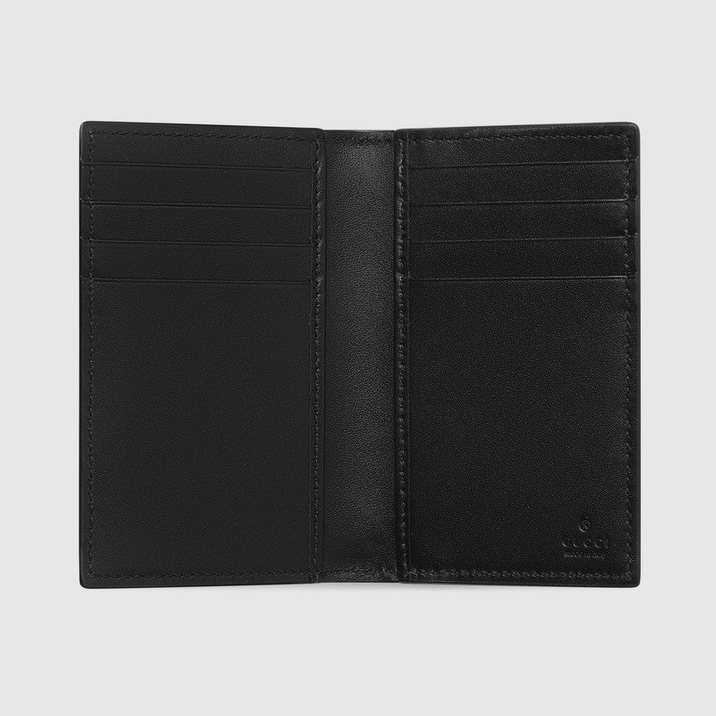GUCCI GG Emblem card case outlook