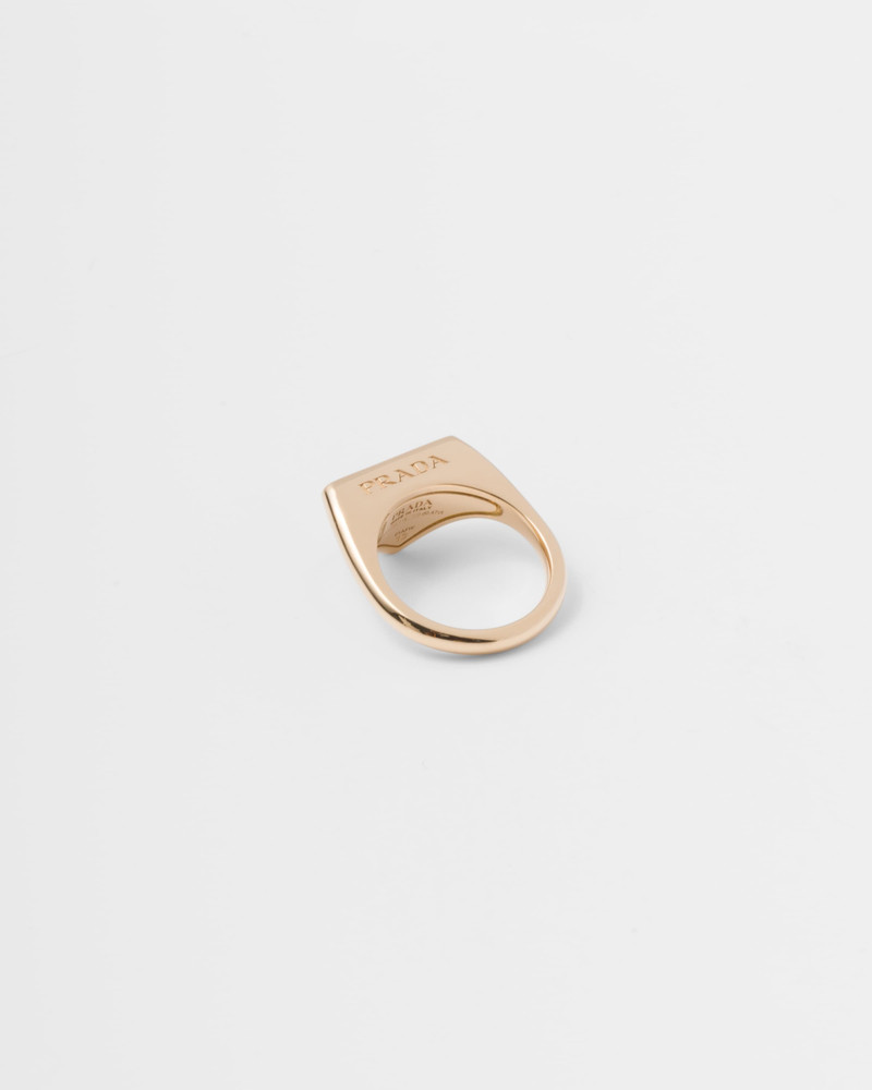 Eternal Gold signet ring in yellow gold with diamonds 4