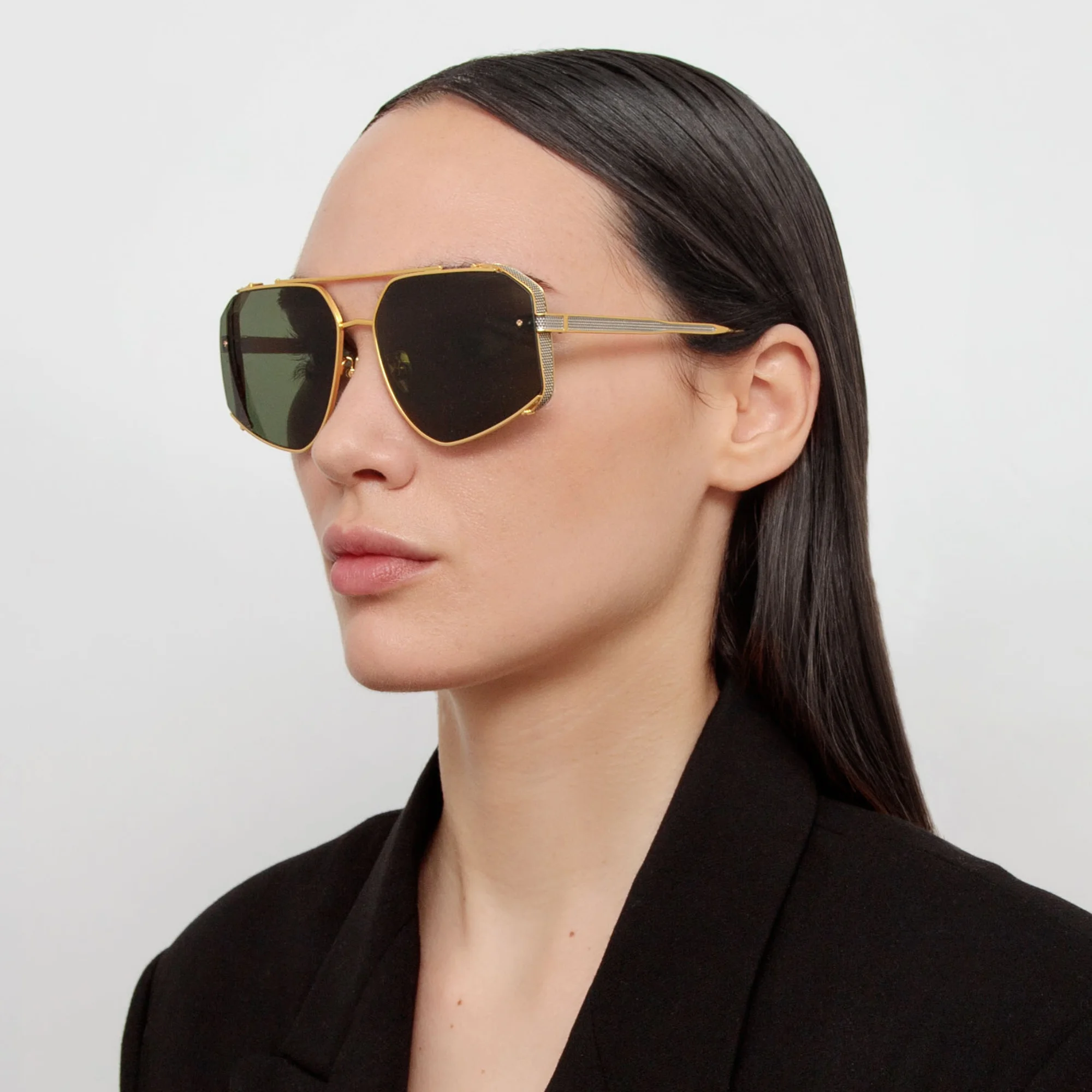 LINDA FARROW AMAR AVIATOR SUNGLASSES IN YELLOW GOLD | REVERSIBLE display picture 2