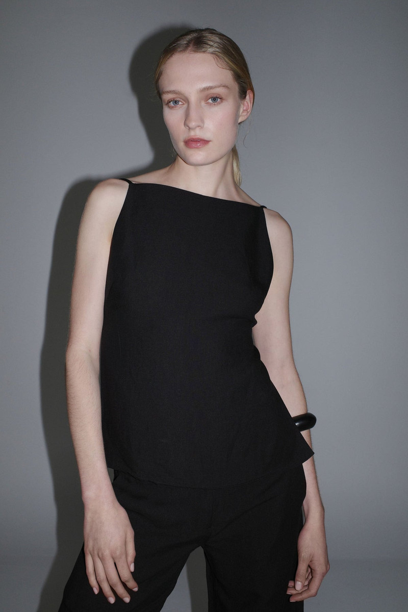 Square Backless Top - Black 4