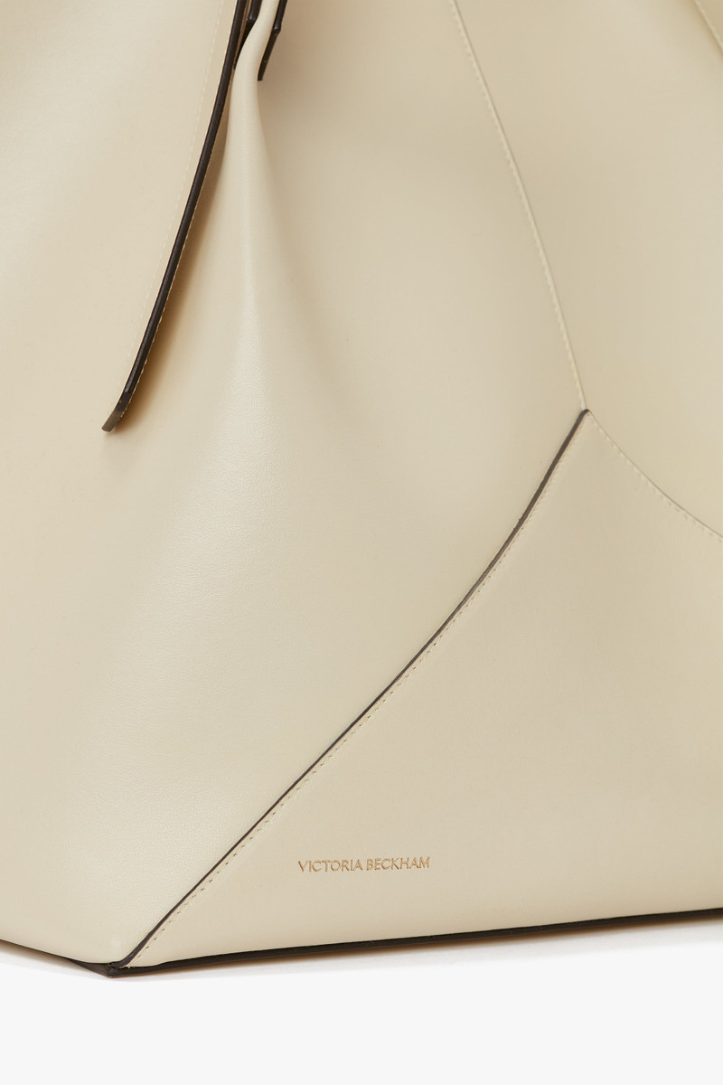 W11 Medium Tote Bag in Ivory Leather 6