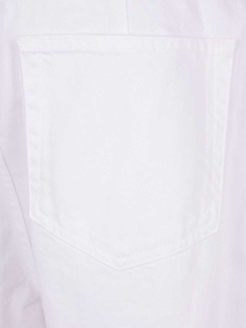 straight-leg jeans 4