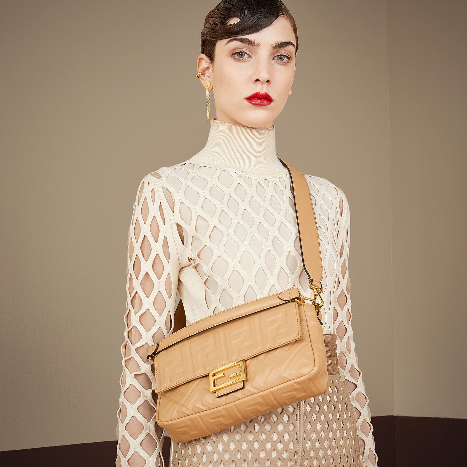 Beige leather bag - 2